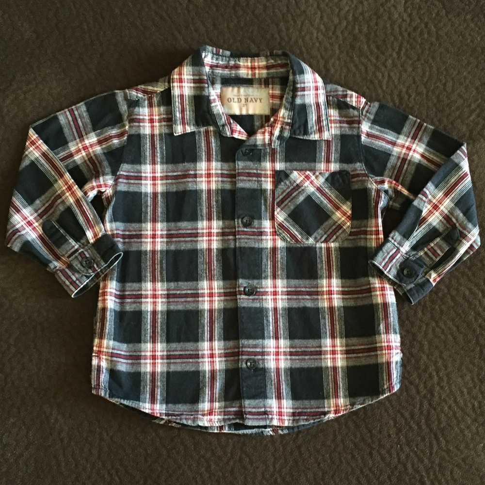 Boys Old Navy 2t long sleeve button up. Like new.